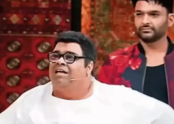 دی گریٹ انڈین کپل شرما شو میں ’بابو راؤ‘ کی اداکاری، نیٹ فلیکس کو کروڑوں کا نوٹس مل گیا ، معافی کا مطالبہ بھی کر دیا گیا