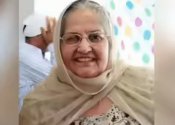 30سال سے امریکہ میں رہائش پذیر 73 سالہ پنجابی دادی کو حراست میں لے کے امریکا سے بے رحمانہ طریقے سے ڈی پورٹ کر دیا گیا