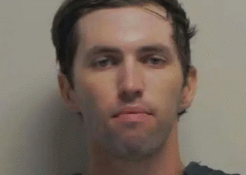 ٹرمپ کے قریبی ساتھی چارلی کرک کا قاتل پکڑا گیا ،ٹائلر رابنسن کون ہے ؟ چارلی کو قتل کیوں کیا ، اس کی گولیوں کے خول پر کیا عجیب و غریب تحریر لکھی ہوئی تھی ؟ چونکا دینے والے انکشافات