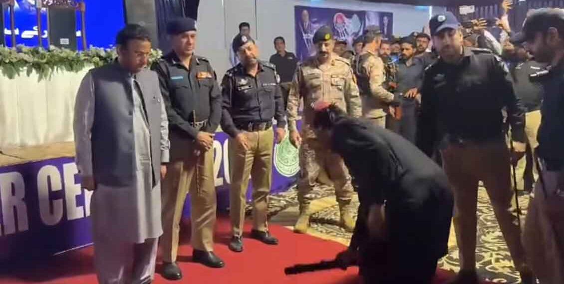 سندھ کےکچےکے 72 ڈاکوؤں نے ہتھیار ڈال دیے