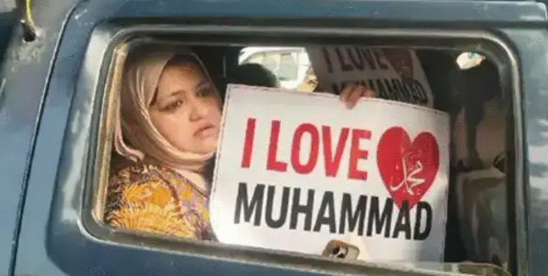 ” آئی لو محمد ” تنازع: بریلی میں 600 شادیاں رُک گئیں 