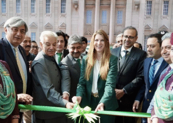 پانچ سال بعد پی آئی اے کی پہلی پرواز اسلام آباد سے برطانیہ کے لیے روانہ