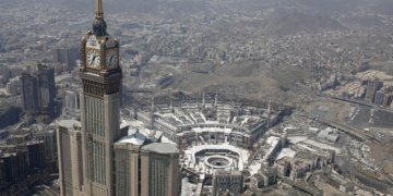 کفیل کی شرط ختم! سعودی عرب میں تاحیات رہائش حاصل کرنے کا نیا قانون نافذ