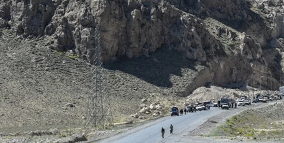 خضدار میں مسلح افراد کا تعمیراتی کیمپ پر حملہ،18 مزدور اغوا، گاڑیاں نذر آتش