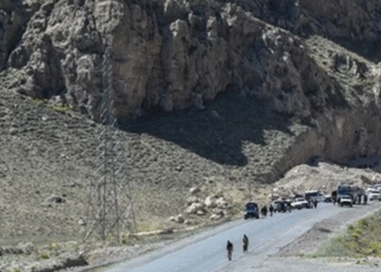 خضدار میں مسلح افراد کا تعمیراتی کیمپ پر حملہ،18 مزدور اغوا، گاڑیاں نذر آتش
