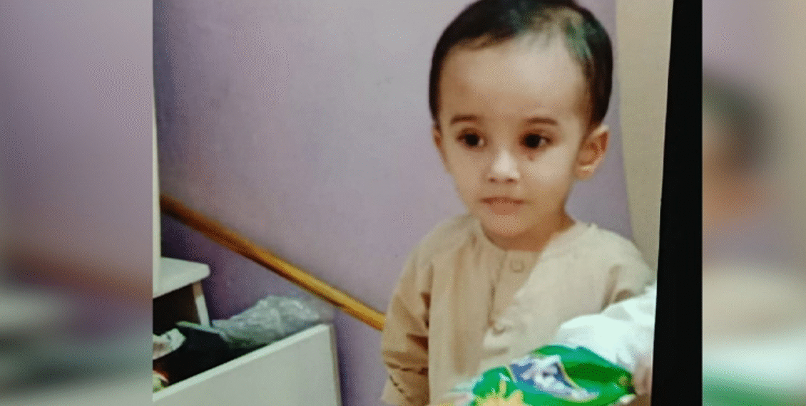 کراچی: مین ہول میں گرنے والے 3 سالہ بچے کی 14 گھنٹوں بعد لاش نکال لی گئی