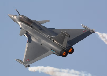 پاکستان سے جنگ کے دوران گرائے گئے بھارتی رافیل طیاروں کے نمبر سامنے آگئے، برطانوی جریدے کی رپورٹ 