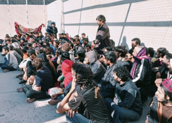 عراق میں گرفتار پاکستانی شہریوں سے متعلق وائرل ویڈیو پر پاکستانی سفارتخانے کا نوٹس ،116 پاکستانی زیر حراست نکلے ، گرفتاری کی وجہ کیا بنی ؟ شہریوں کیلئے انتباہ جاری