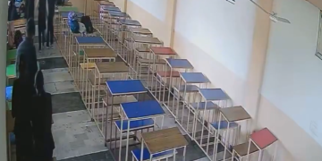 بھارتی پنجاب میں قانون کے طالب علم کی کلاس روم میں اپنی کلاس فیلو کو گولی مار کر اپنی جان لینے کی کوشش